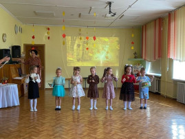 Красавица Осень заглянула в гости Красавица Осень заглянула в гости.